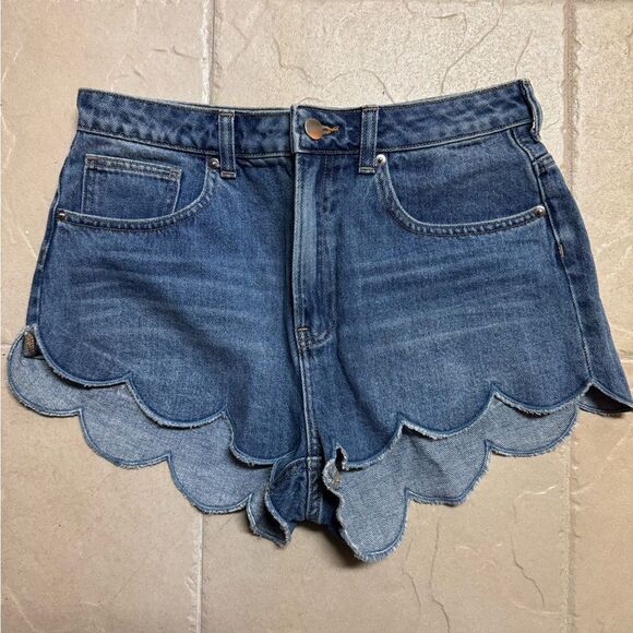 H and M Blue Jean Shorts size 8 - Picture 1 of 3